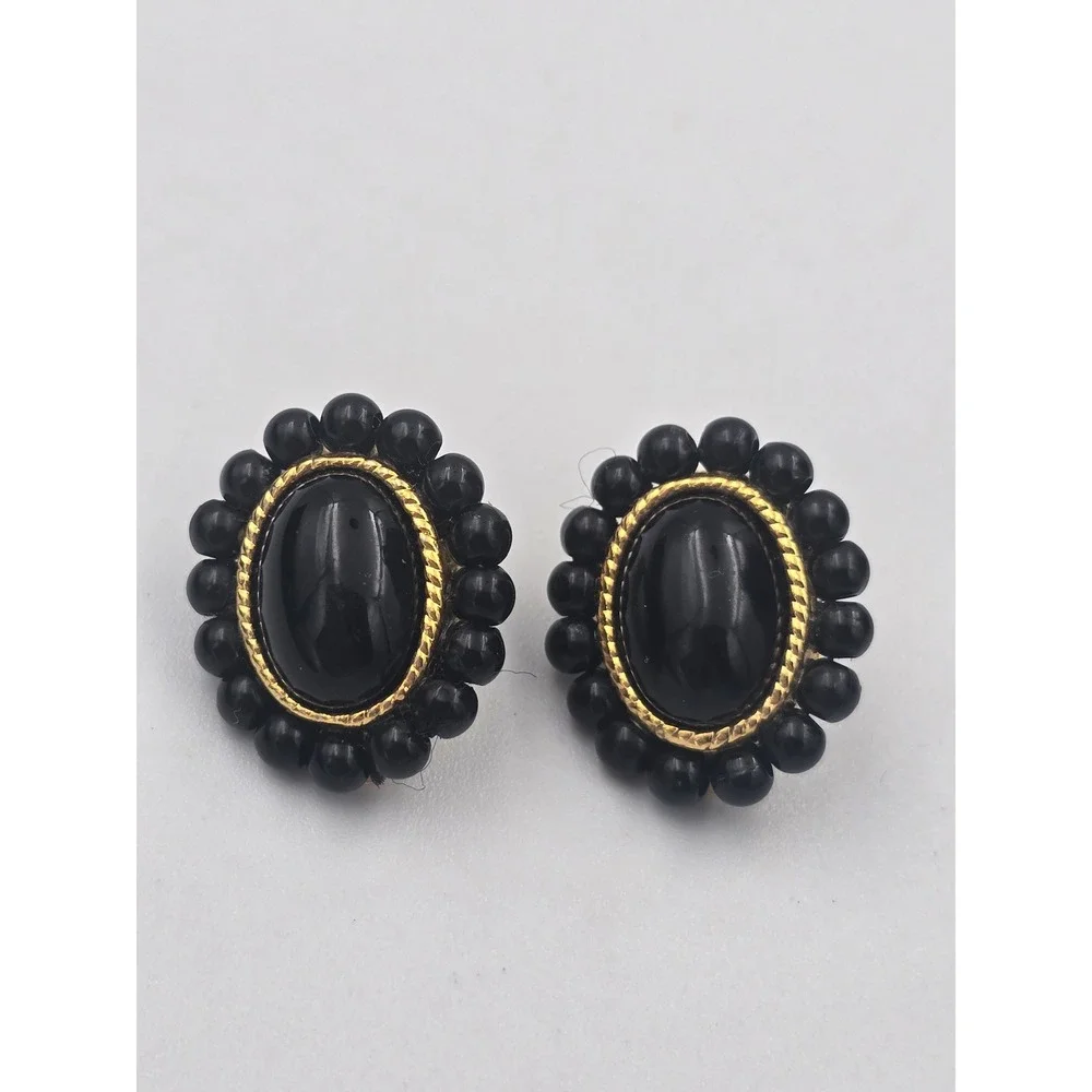 Vintage Black‎ Cabochon Gold Tone Clip On Earrings Beaded Oval Classic Style